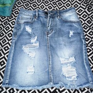 Mini skirts 90’s style